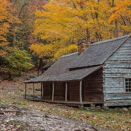 Fireflies And Moonshine Villa Gatlinburg Exterior photo